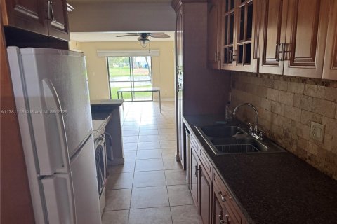 Condo in Sunrise, Florida, 2 bedrooms  № 1728358 - photo 6