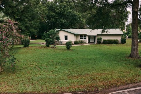 House in Summerfield, Florida 3 bedrooms, 168.62 sq.m. № 2196258