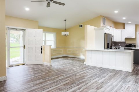 House in Summerfield, Florida 3 bedrooms, 168.62 sq.m. № 2196258 - photo 4
