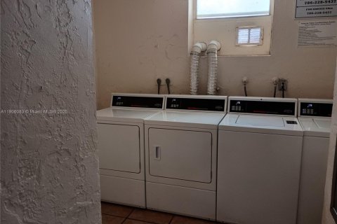 Copropriété à louer à Miami, Floride: 1 chambre, 56.21 m2 № 1956684 - photo 10