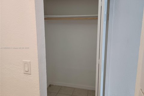 Copropriété à louer à Miami, Floride: 1 chambre, 56.21 m2 № 1956684 - photo 9