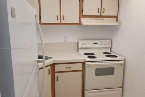 Copropriété à louer à Miami, Floride: 1 chambre, 56.21 m2 № 1956684 - photo 4