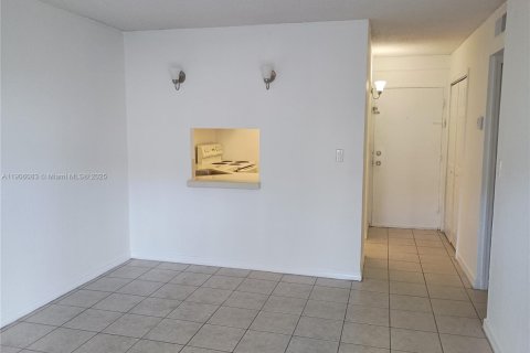 Copropriété à louer à Miami, Floride: 1 chambre, 56.21 m2 № 1956684 - photo 2