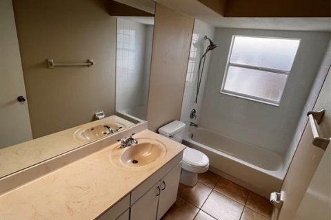 Villa ou maison à louer à Sarasota, Floride: 3 chambres, 151.24 m2 № 2167702 - photo 19
