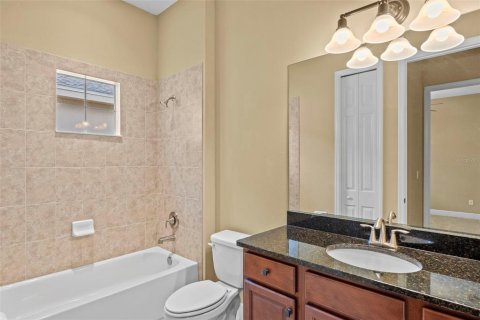 House in Apollo Beach, Florida 3 bedrooms, 167.5 sq.m. № 2114039 - photo 22