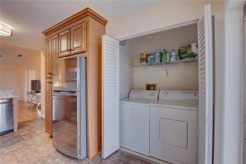 Condo in New Port Richey, Florida, 2 bedrooms  № 1832167 - photo 14
