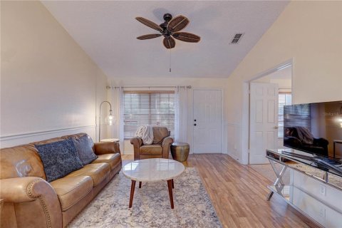 Condo in New Port Richey, Florida, 2 bedrooms  № 1832167 - photo 8