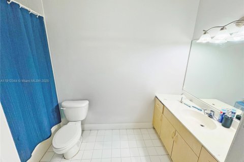 Condo in West Palm Beach, Florida, 3 bedrooms  № 1968286 - photo 10