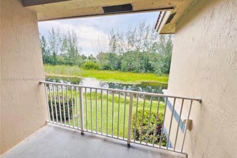 Condo in West Palm Beach, Florida, 3 bedrooms  № 1968286 - photo 6