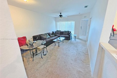 Condo in West Palm Beach, Florida, 3 bedrooms  № 1968286 - photo 5
