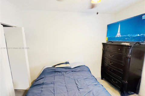 Condo in West Palm Beach, Florida, 3 bedrooms  № 1968286 - photo 8