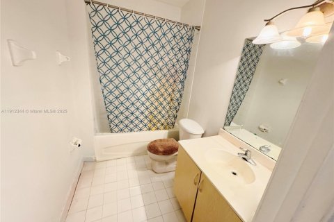 Condo in West Palm Beach, Florida, 3 bedrooms  № 1968286 - photo 7