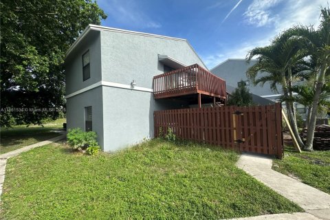 Condominio en venta en Boynton Beach, Florida, 2 dormitorios, 80.27 m2 № 1892177 - foto 2