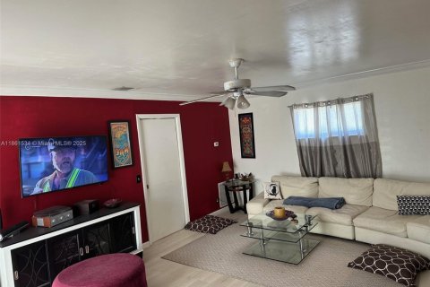 Condominio en venta en Boynton Beach, Florida, 2 dormitorios, 80.27 m2 № 1892177 - foto 7