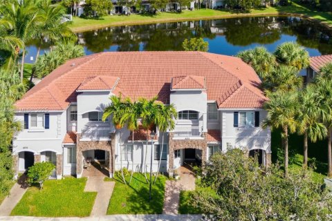 Купить кондоминиум в Мирамар, Флорида 3 спальни, 121.33м2, № 1957324 - фото 1