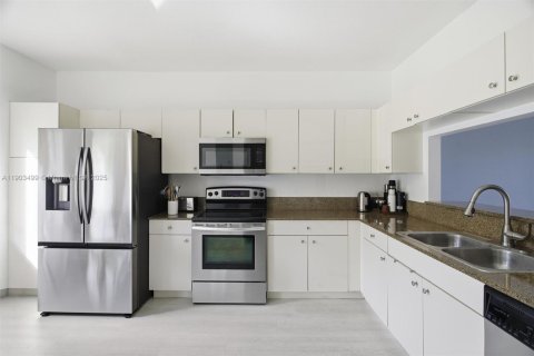 Купить кондоминиум в Мирамар, Флорида 3 спальни, 121.33м2, № 1957324 - фото 27