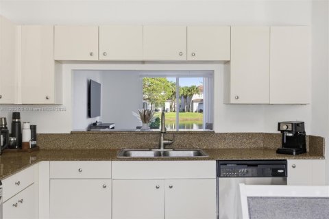 Купить кондоминиум в Мирамар, Флорида 3 спальни, 121.33м2, № 1957324 - фото 29