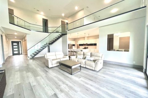 House in Winter Garden, Florida 6 bedrooms, 480.68 sq.m. № 2155992 - photo 6