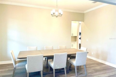 House in Winter Garden, Florida 6 bedrooms, 480.68 sq.m. № 2155992 - photo 9