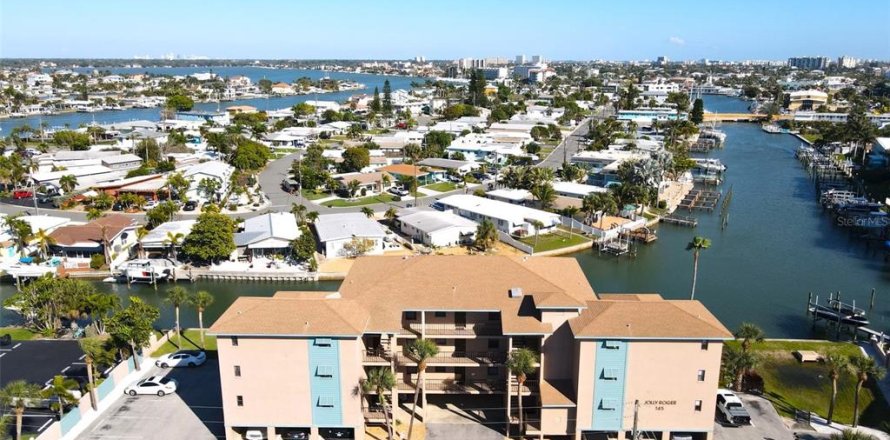 Apartamento en Treasure Island, Florida 2 dormitorios, 88.26 m2 № 1846482
