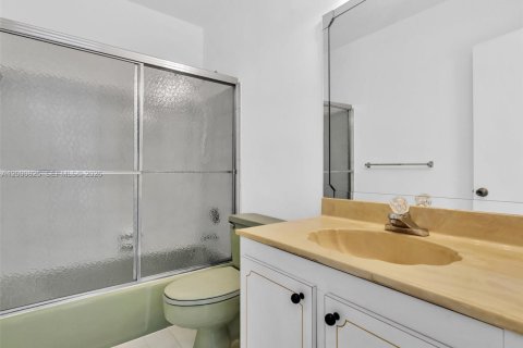 Купить таунхаус в Хайалиа, Флорида 2 спальни, 148.64м2, № 2065119 - фото 18