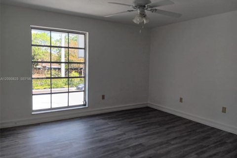 Купить таунхаус в Хайалиа, Флорида 2 спальни, 148.64м2, № 2065119 - фото 8