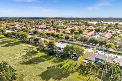 Купить таунхаус в Хайалиа, Флорида 2 спальни, 148.64м2, № 2065119 - фото 30