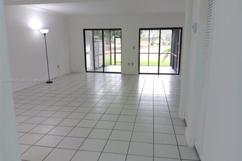 Купить таунхаус в Хайалиа, Флорида 2 спальни, 148.64м2, № 2065119 - фото 2