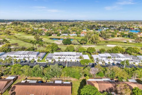 Купить таунхаус в Хайалиа, Флорида 2 спальни, 148.64м2, № 2065119 - фото 28