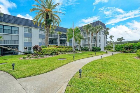 Copropriété à vendre à Sarasota, Floride: 2 chambres, 109.81 m2 № 2405395 - photo 28