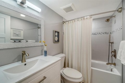 Copropriété à vendre à Sarasota, Floride: 2 chambres, 109.81 m2 № 2405395 - photo 27