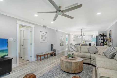 Copropriété à vendre à Sarasota, Floride: 2 chambres, 109.81 m2 № 2405395 - photo 13