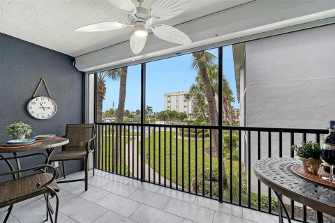 Copropriété à vendre à Sarasota, Floride: 2 chambres, 109.81 m2 № 2405395 - photo 8