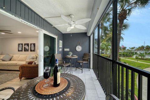Copropriété à vendre à Sarasota, Floride: 2 chambres, 109.81 m2 № 2405395 - photo 9