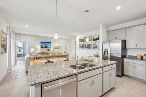 Casa en venta en Grand Island, Florida, 4 dormitorios, 211.54 m2 № 2113357 - foto 10