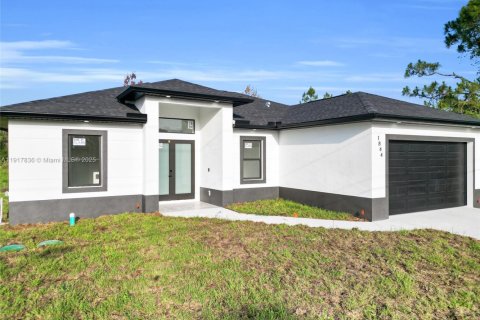 House in Lehigh Acres, Florida 3 bedrooms, 151.43 sq.m. № 1972644 - photo 3