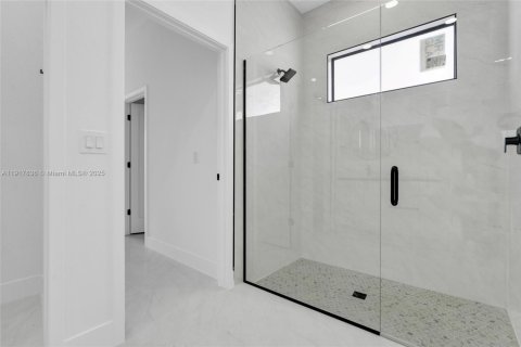 House in Lehigh Acres, Florida 3 bedrooms, 151.43 sq.m. № 1972644 - photo 25