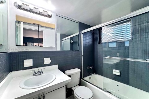 Condominio en alquiler en Miami Beach, Florida, 37.16 m2 № 2063176 - foto 8