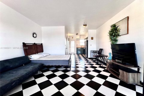 Condominio en alquiler en Miami Beach, Florida, 37.16 m2 № 2063176 - foto 24