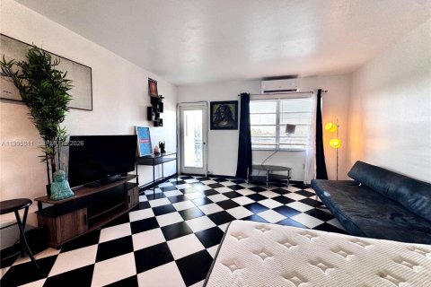 Condominio en alquiler en Miami Beach, Florida, 37.16 m2 № 2063176 - foto 21