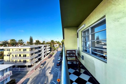 Condominio en alquiler en Miami Beach, Florida, 37.16 m2 № 2063176 - foto 16