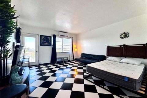 Condominio en alquiler en Miami Beach, Florida, 37.16 m2 № 2063176 - foto 11