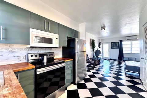 Condominio en alquiler en Miami Beach, Florida, 37.16 m2 № 2063176 - foto 3