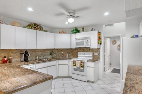 House in Delray Beach, Florida 3 bedrooms, 194.63 sq.m. № 2146987 - photo 18