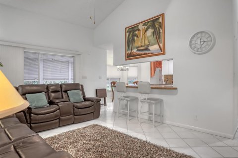 House in Delray Beach, Florida 3 bedrooms, 194.63 sq.m. № 2146987 - photo 15