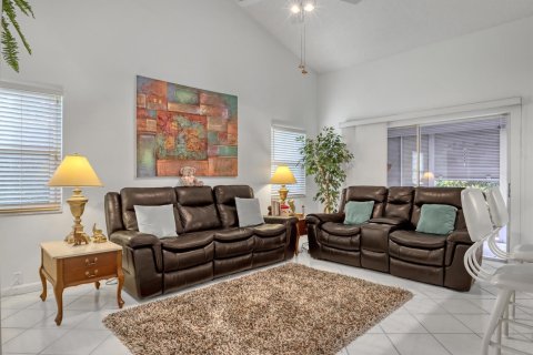 House in Delray Beach, Florida 3 bedrooms, 194.63 sq.m. № 2146987 - photo 13