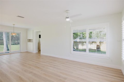 House in Punta Gorda, Florida 3 bedrooms, 102.66 sq.m. № 1898931 - photo 13