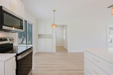 House in Punta Gorda, Florida 3 bedrooms, 102.66 sq.m. № 1898931 - photo 21