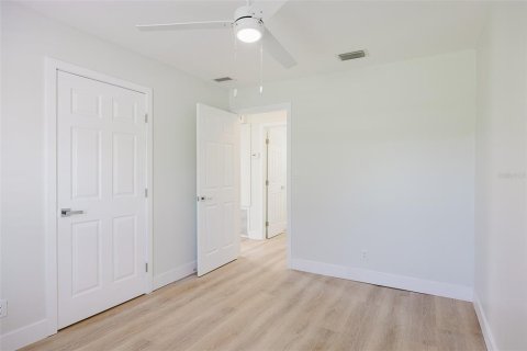 House in Punta Gorda, Florida 3 bedrooms, 102.66 sq.m. № 1898931 - photo 27