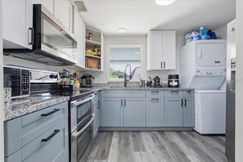 Immobilier commercial à vendre à Tampa, Floride: 2 chambres, 123.75 m2 № 2419219 - photo 13